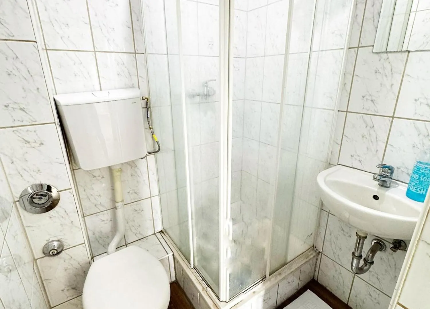 Apartment Frankfurt Messe 7Min- 3 Zimmer Kueche Bad Parkplatz 6 Betten Frankfurt am Main Germany