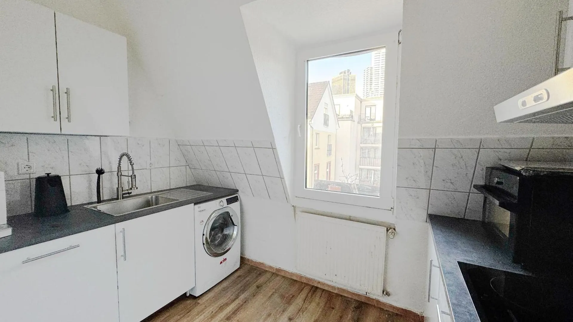 Apartment Frankfurt Messe 7Min- 3 Zimmer Kueche Bad Parkplatz 6 Betten Frankfurt am Main